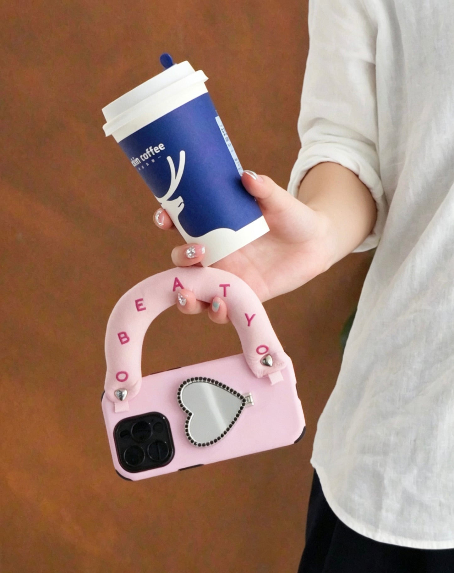 SSEGY Sakura Pink Heart-Shaped Vanity Mirror Phone Case – Featuring an Embroidered "Cloud" Grip for Stress Relief