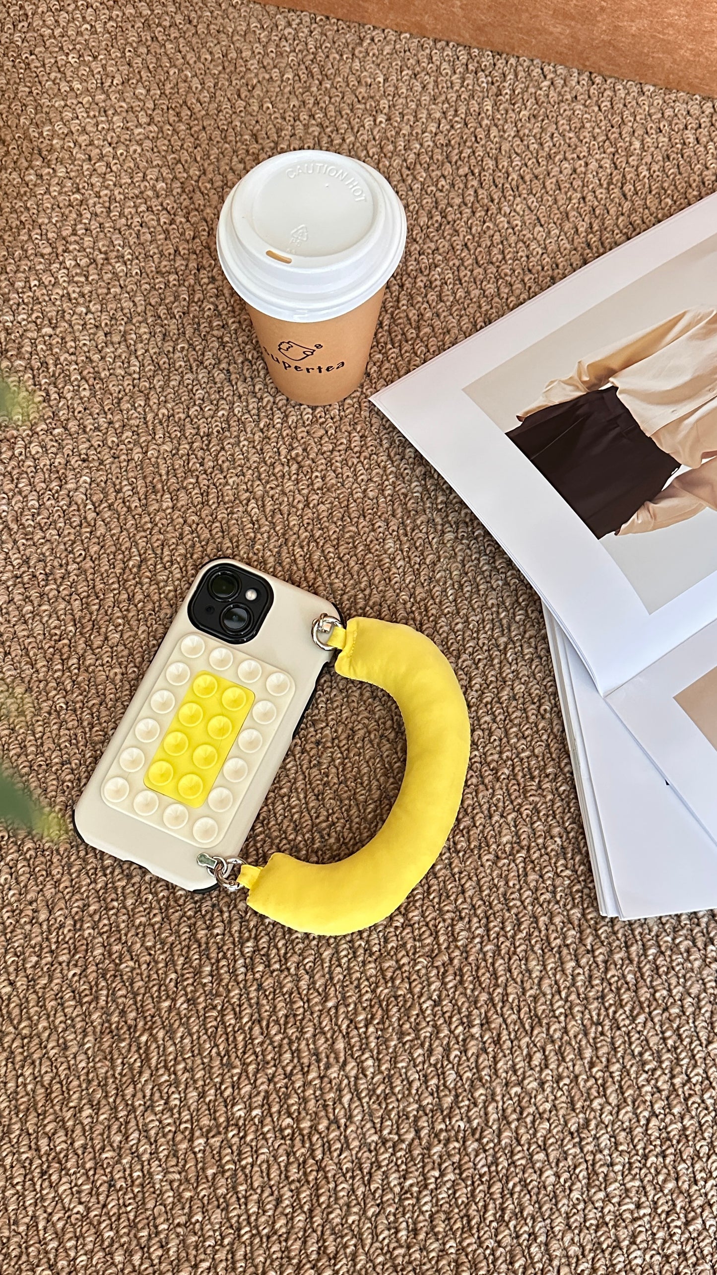 SSEGY Full-Coverage Drop-Proof Suction Cup Phone Case - Equipped with Ergonomic Decompression Cloud Handle