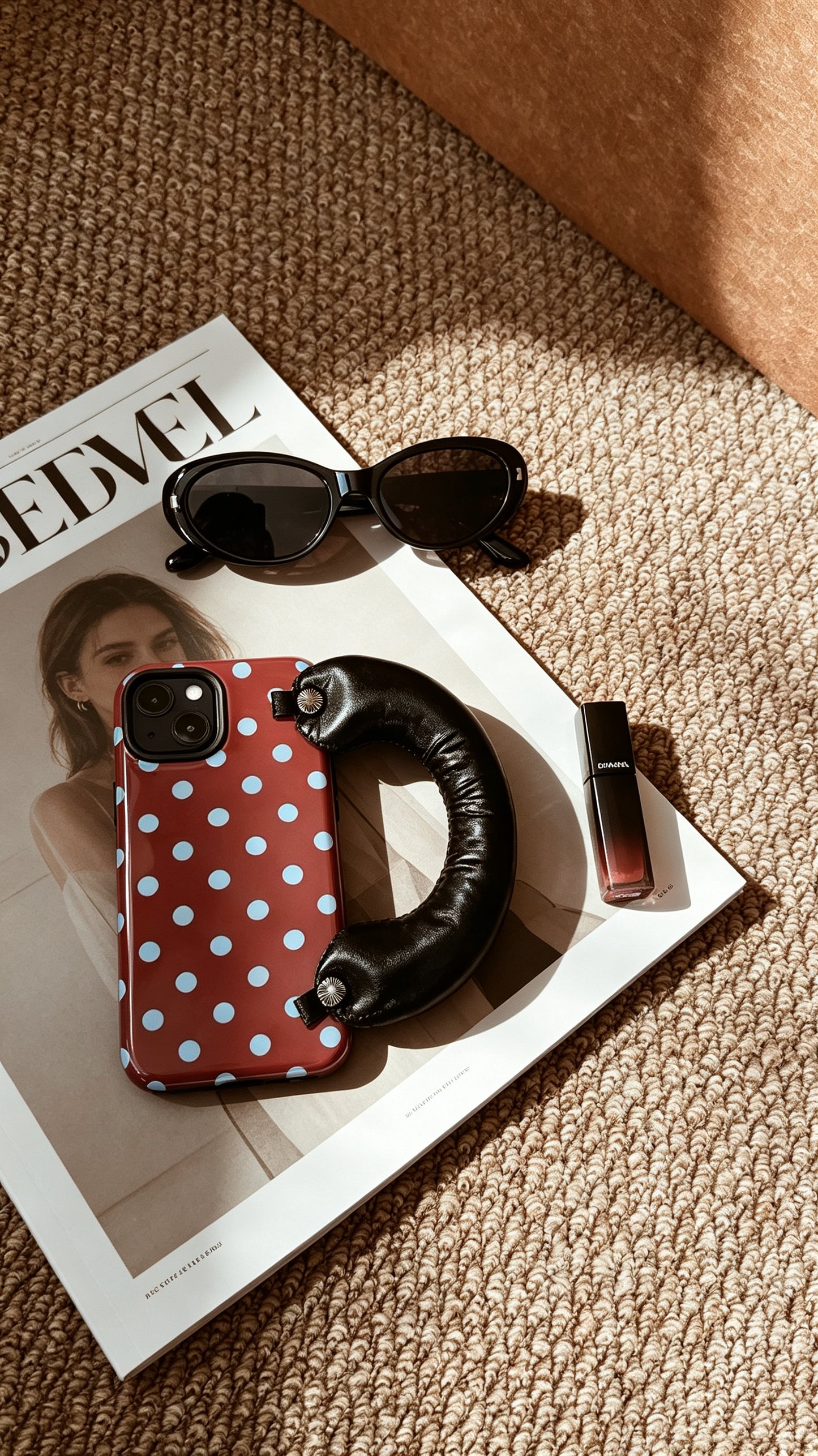 SSEGY  Retro "Cloud" Padded-Grip Stress-Relief Phone Case (Polka Dot Puff Case)