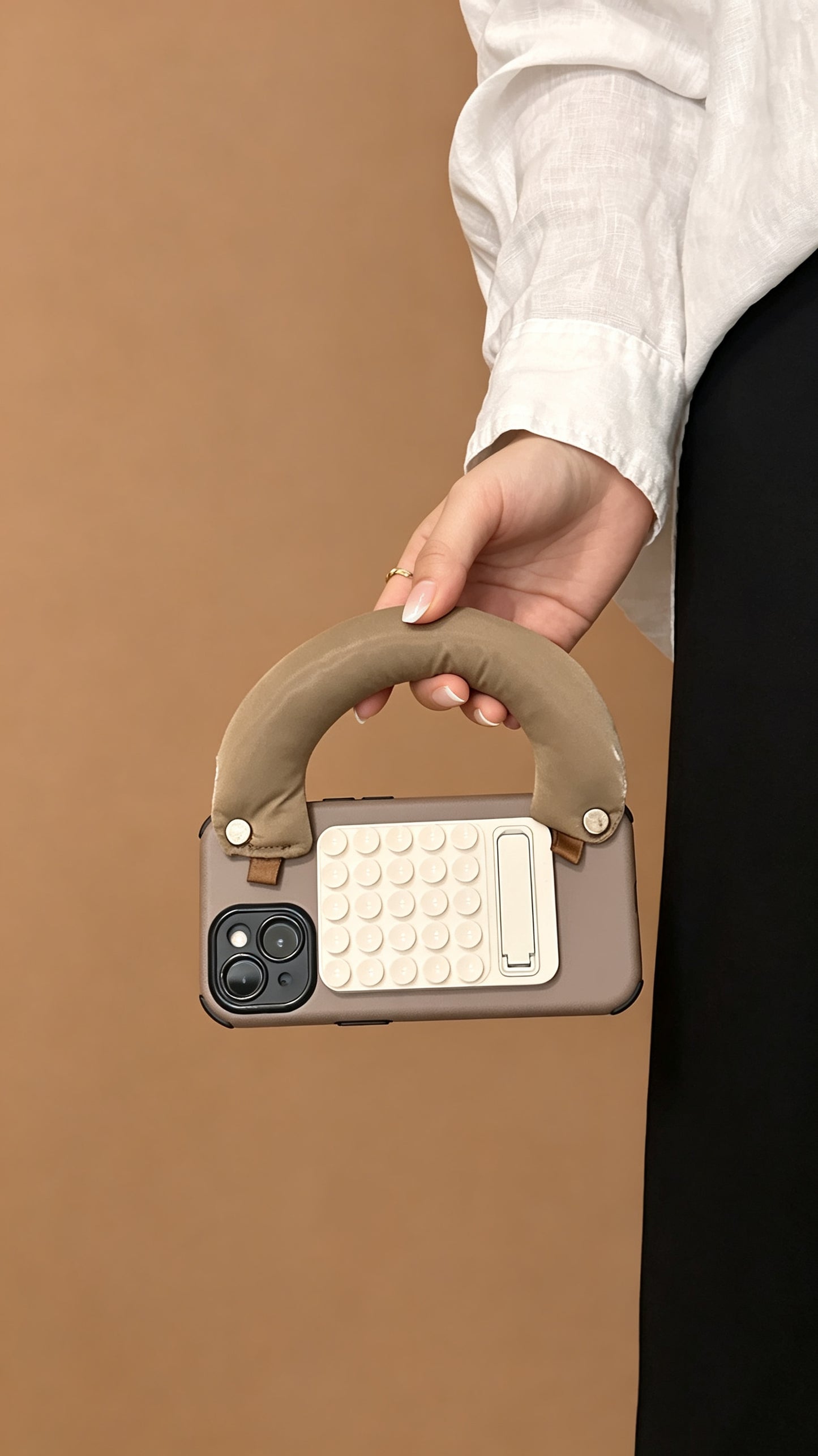 SSEGY™ Mocha Brown Soft-Grip & Suction Cup Fidget Stand Case – The Perfect Blend of Style and Function