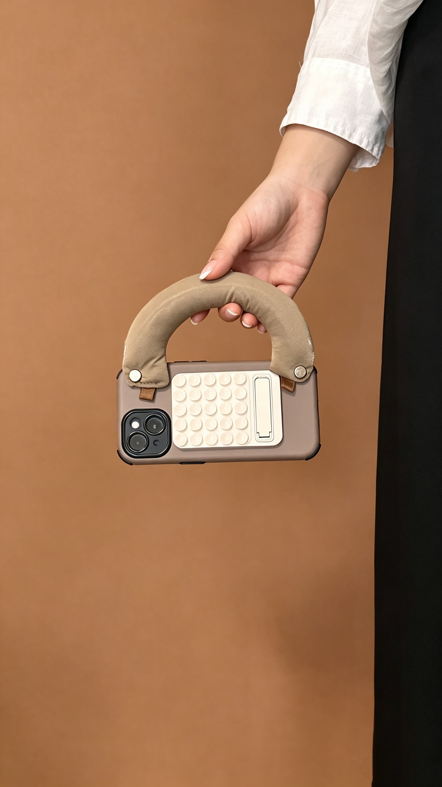 SSEGY™ Mocha Brown Soft-Grip & Suction Cup Fidget Stand Case – The Perfect Blend of Style and Function